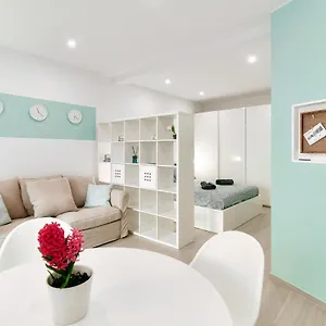 Apartment Hostini Como- Downtown, Como