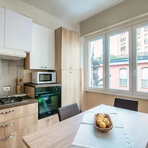 Apartment Joivy Superb Family Flat In Perfect Centre, Como